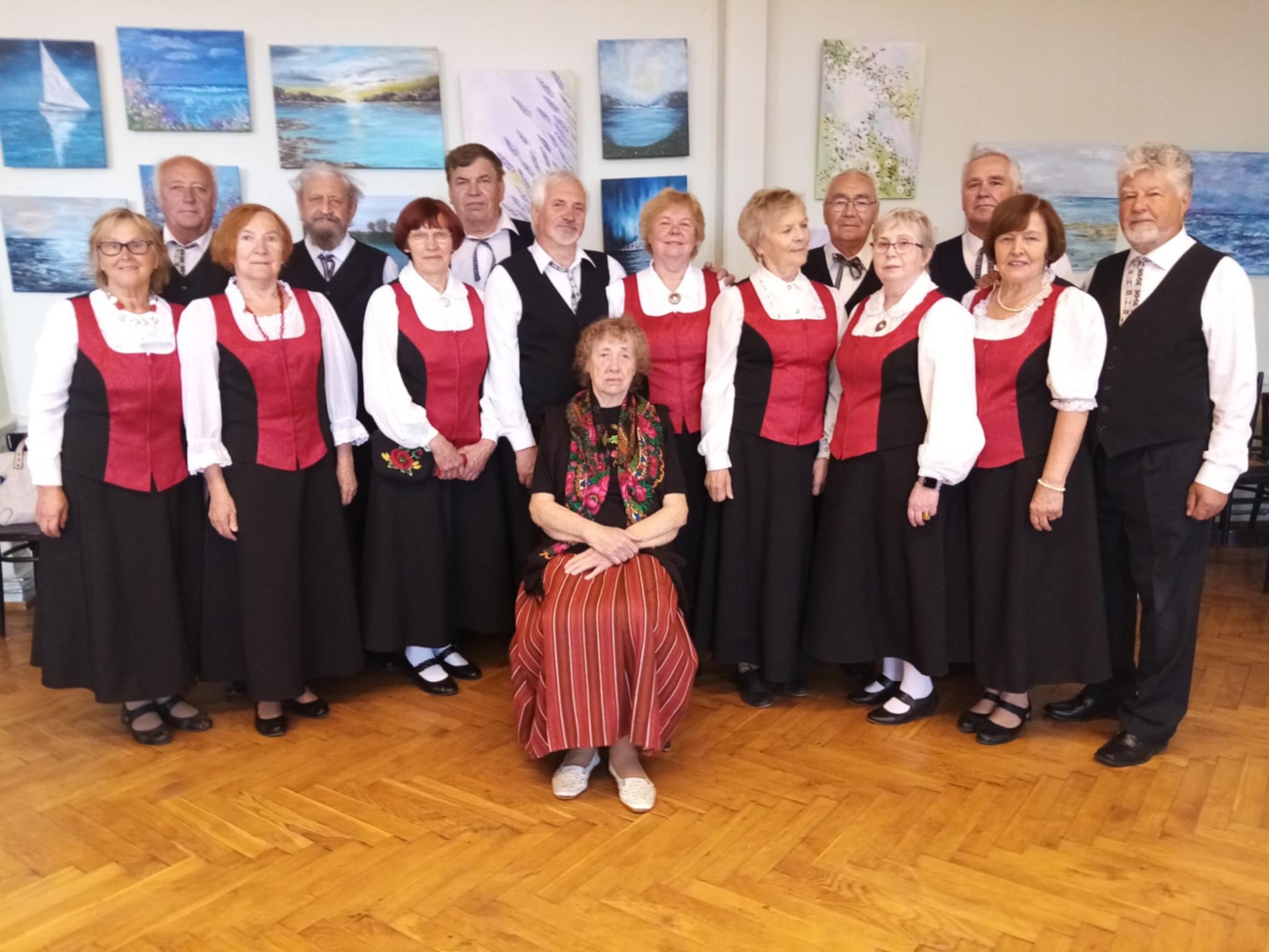 Elmakad Seenioride messil 1015 Kaubamajakas